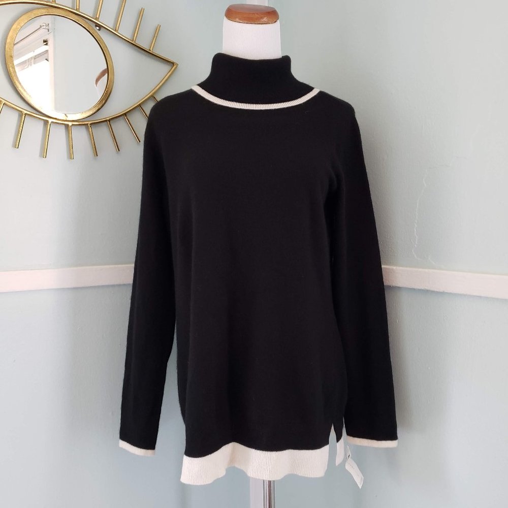 Cashmere Black and white Charter Club Sweater